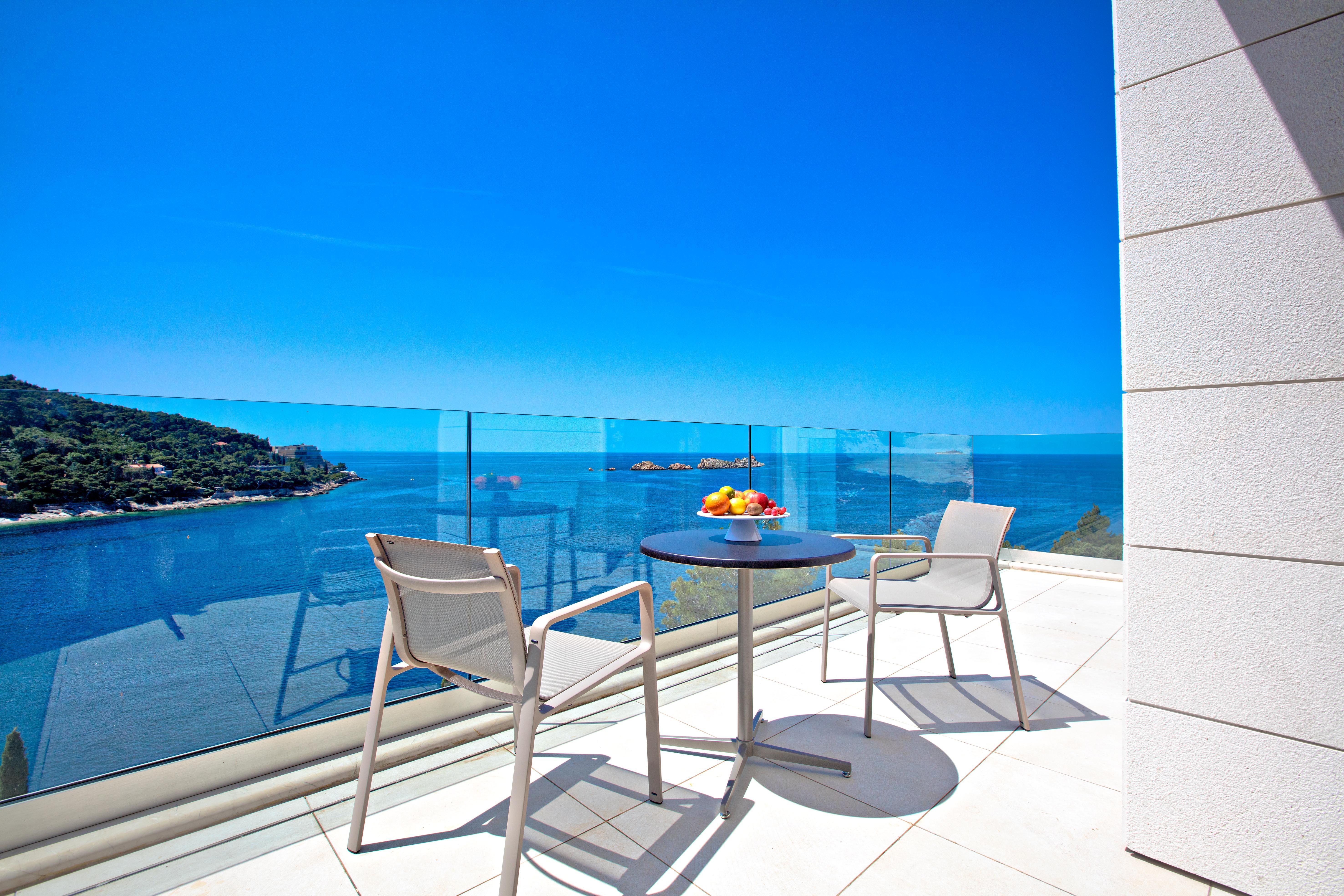 호텔 모어 두브로브니크 외부 사진 A balcony